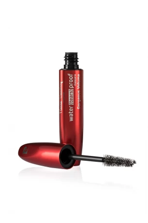 Waterproof mascara black 5,5 ml.